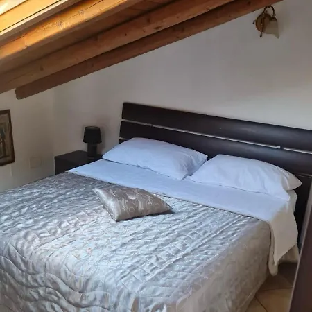 Apartment Casa Lmt Aci Catena