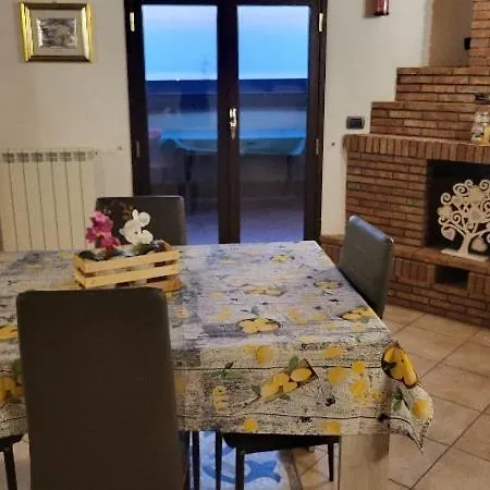 Casa Lmt * Aci Catena